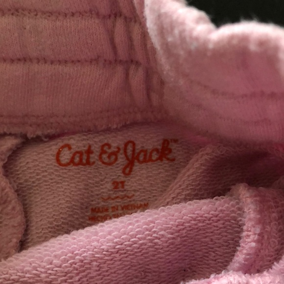 Pink floral detailed shorts - Picture 2 of 4